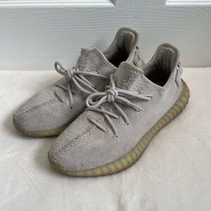 Yeezy 350 V2 Sesame Tan Beige shoe